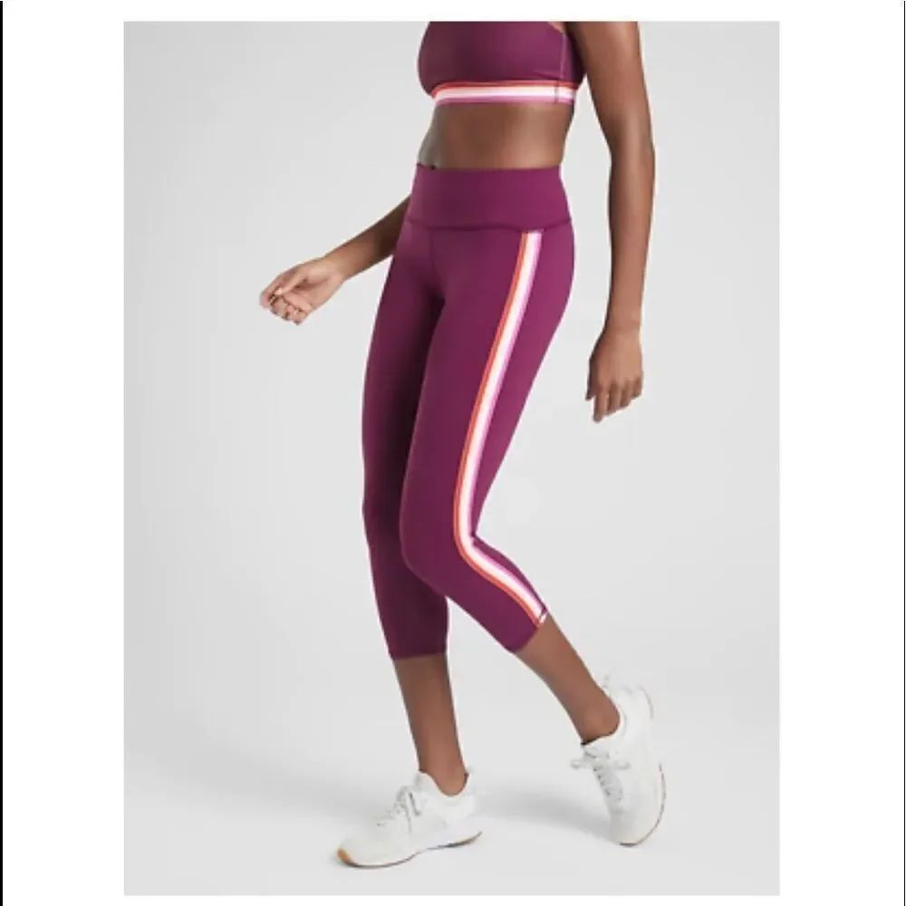 Athleta Women's Contender Side Stripe Capri in Powerlift Beach Plum